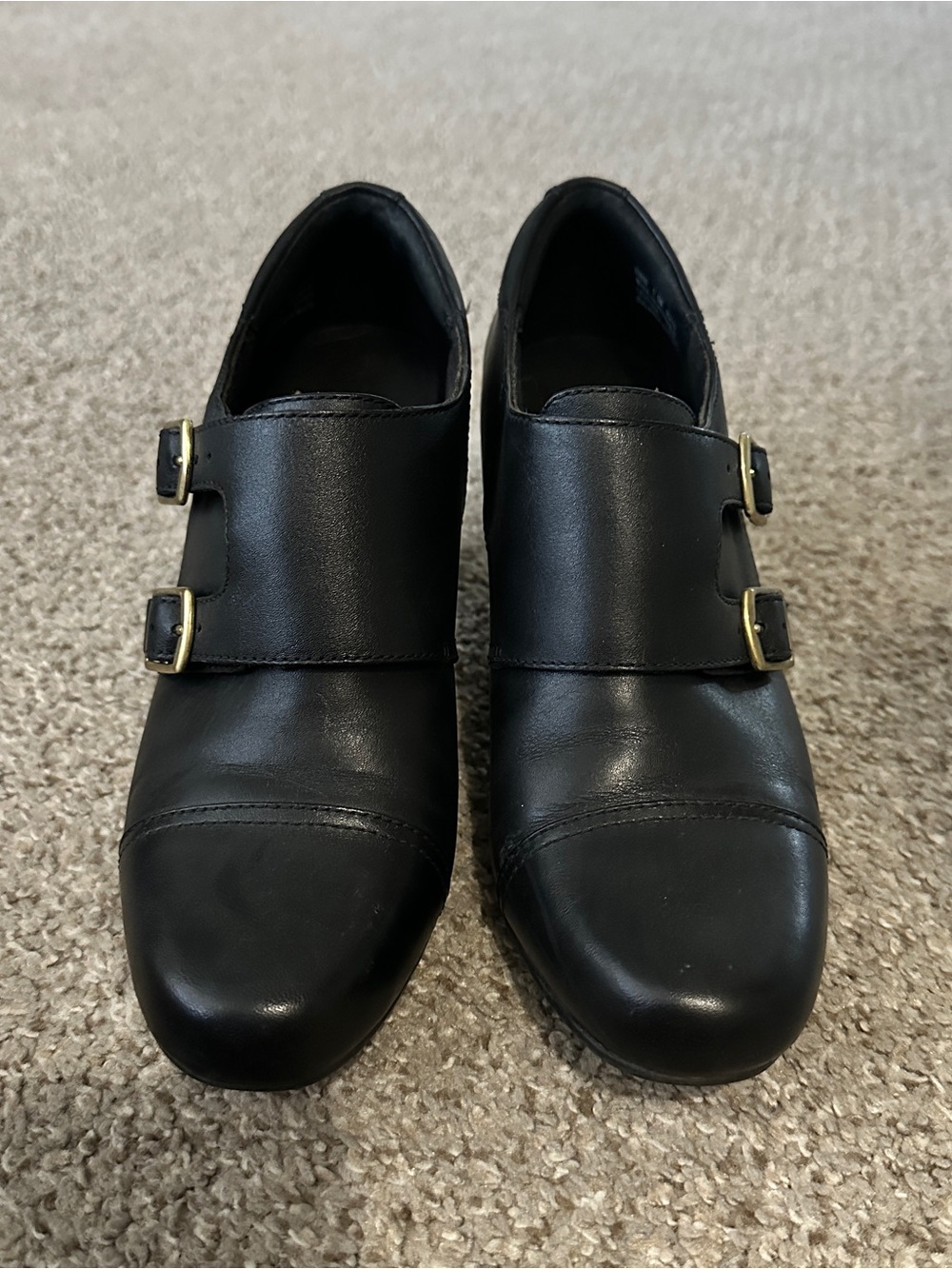 Clarks booties/heels size 7.5